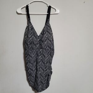 Black and‎ White Patterned Swimsuit Tankini Top 24W